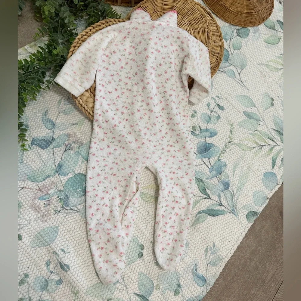 Vintage Baby Girl Clothes 1960s Trim Fit Dainty Floral Footie Pajamas